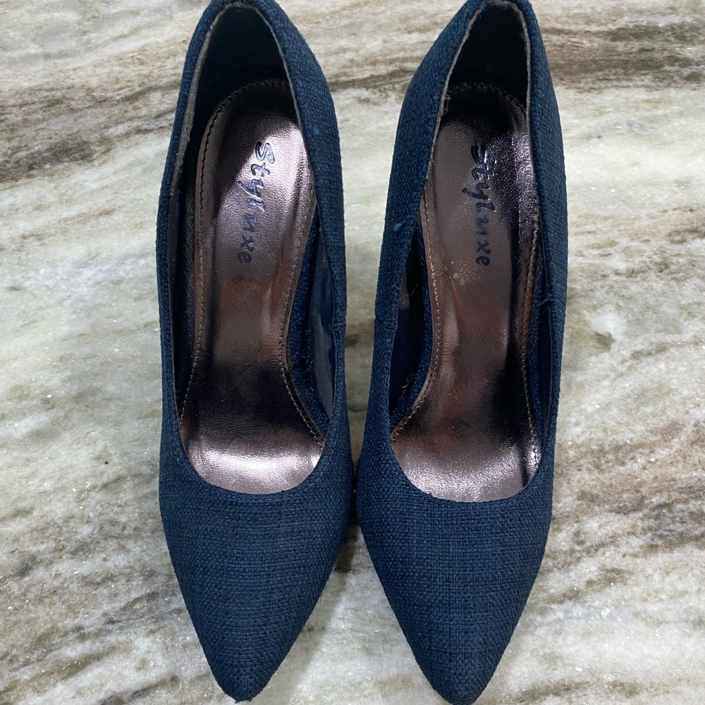 Blue Styluxe heels, size 7. Perfect condition.